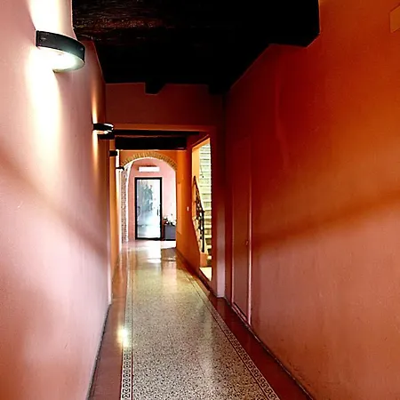 The Diamond Flat Apartment *