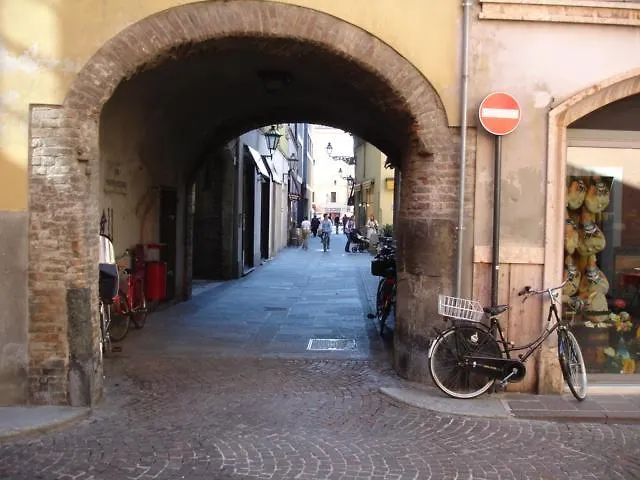 The Diamond Flat * Parma